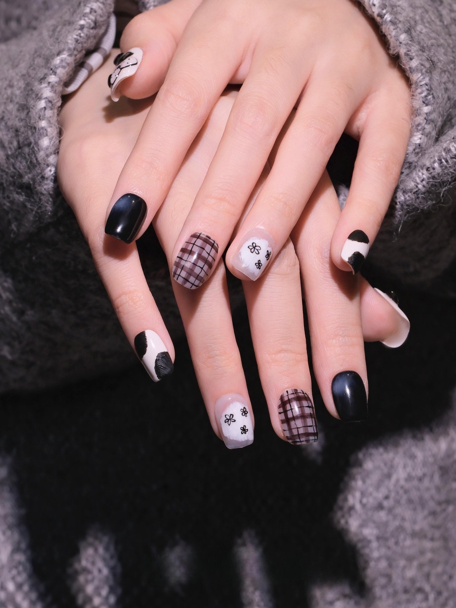 Frenchie Mood - CelestiNail