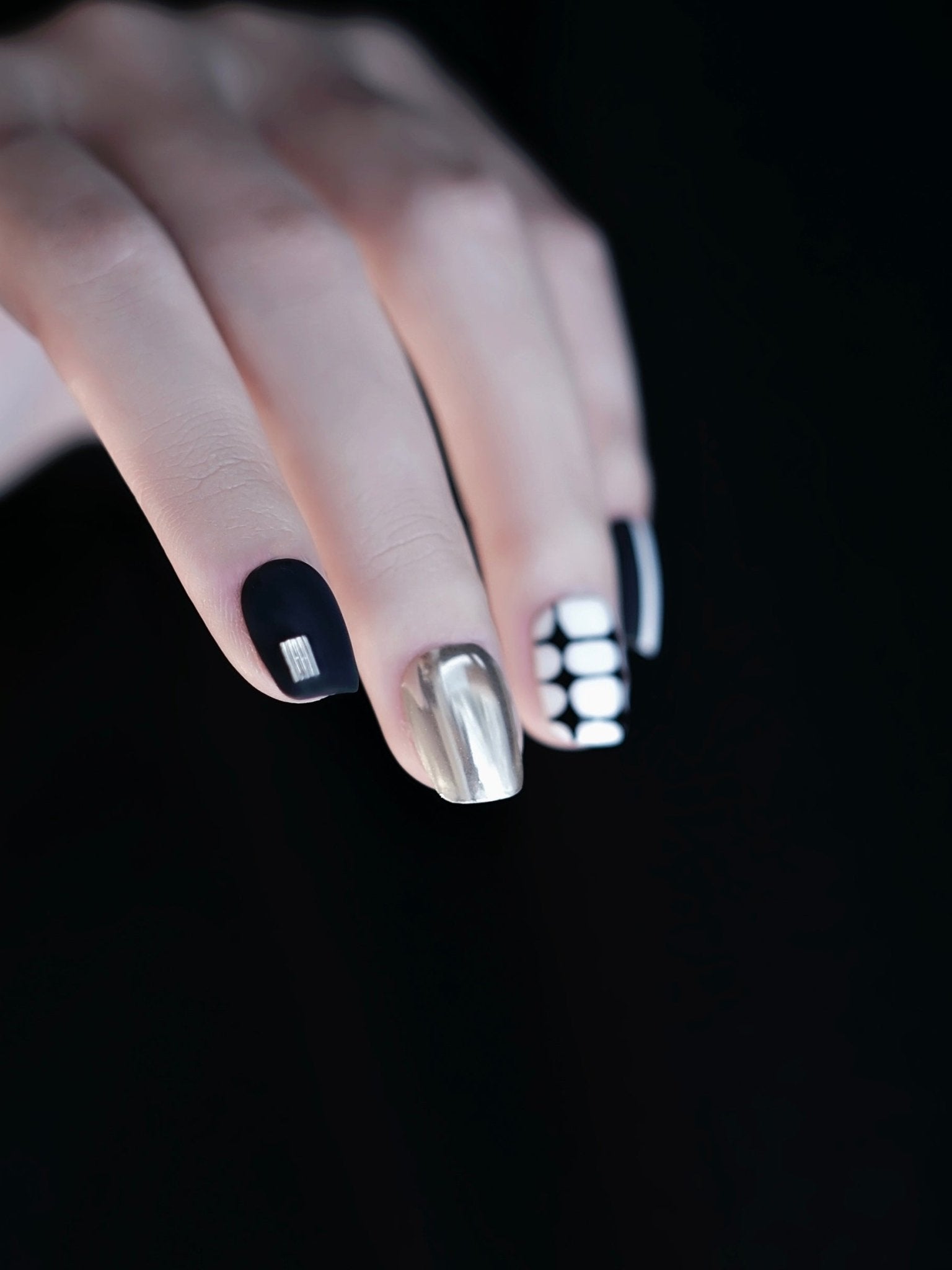 Hepburn Elegance - CelestiNail